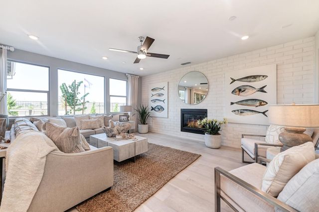 2009 Arbor Ridge Dr, Roseville, CA 95747