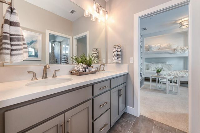 2009 Arbor Ridge Dr, Roseville, CA 95747