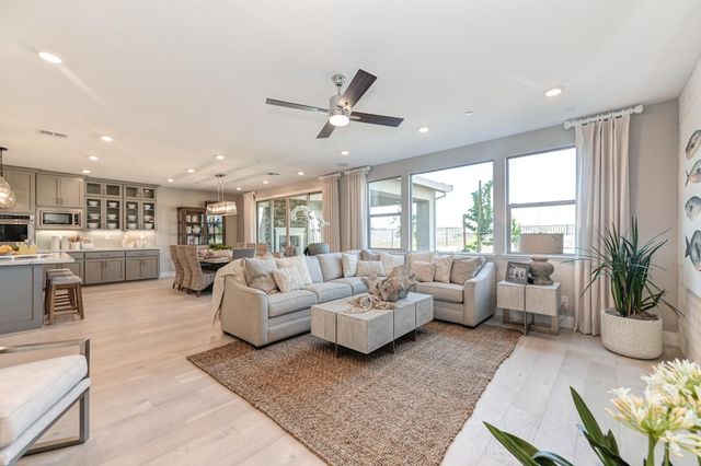 2009 Arbor Ridge Dr, Roseville, CA 95747