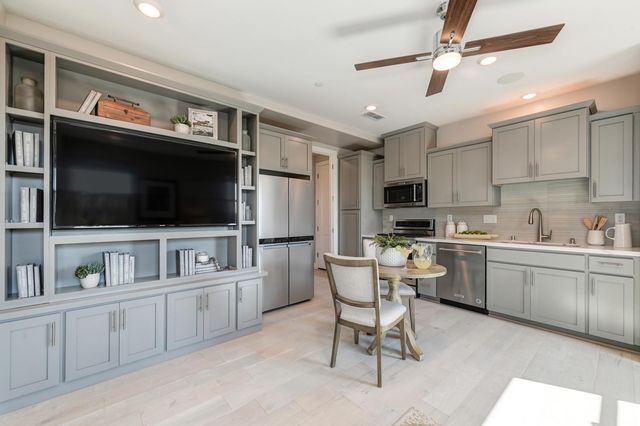 2009 Arbor Ridge Dr, Roseville, CA 95747