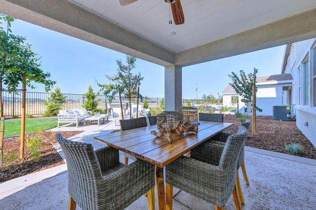 2009 Arbor Ridge Dr, Roseville, CA 95747