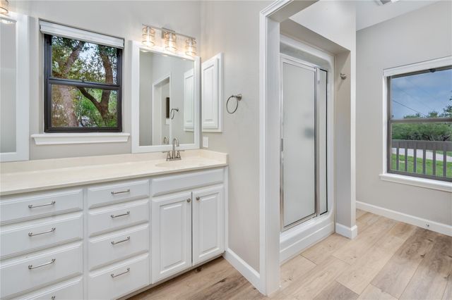 330 Live Oak Hills CT, San Marcos, TX 78666