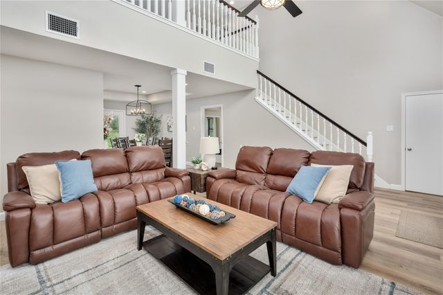 330 Live Oak Hills CT, San Marcos, TX 78666