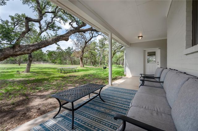 330 Live Oak Hills CT, San Marcos, TX 78666