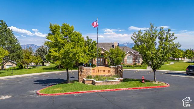 7084 S KRISTILYN LN, West Jordan, UT 84084