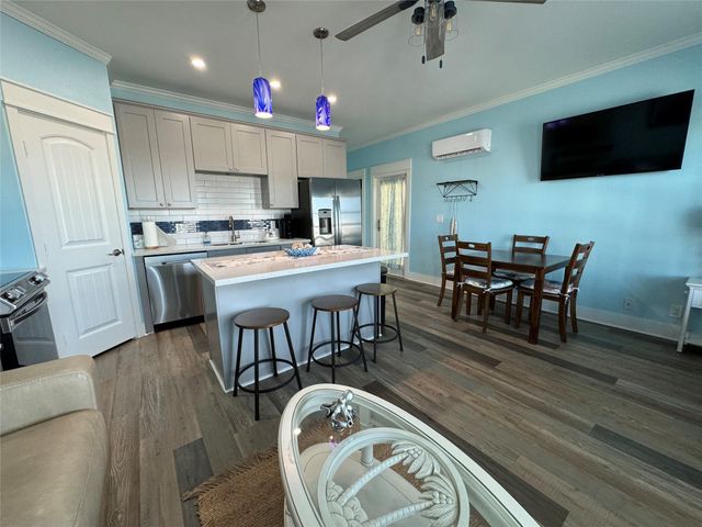 1411 12th Street Down, Galveston, TX 77550