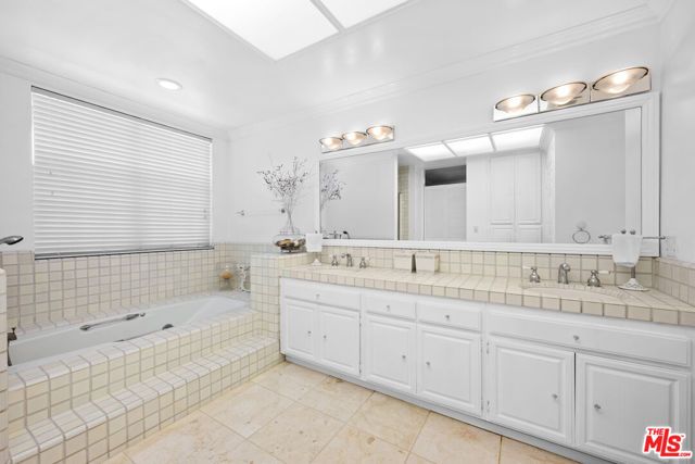 13078 Mindanao Way 116, Los Angeles, CA 90292