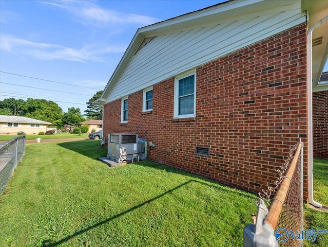 422 Karter Street NW, Huntsville, AL 35805