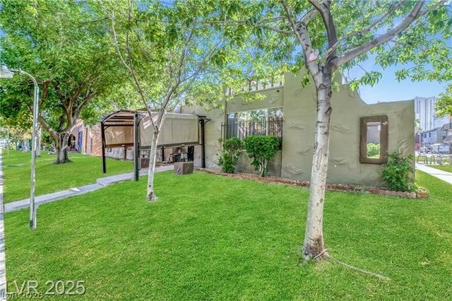 4614 Grand Drive 1, Las Vegas, NV 89169