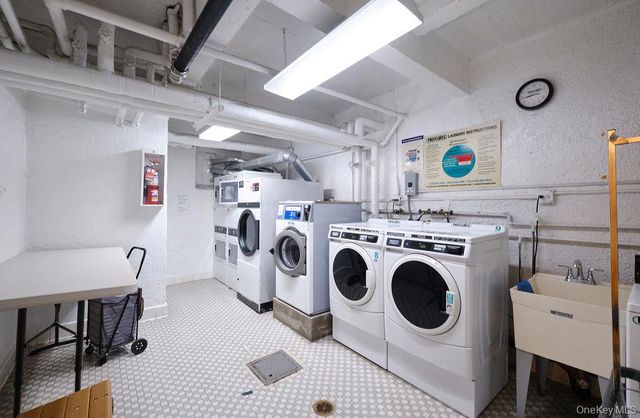 43-25 Douglaston Parkway 1LB, Douglaston, NY 11363