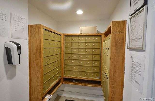 43-25 Douglaston Parkway 1LB, Douglaston, NY 11363