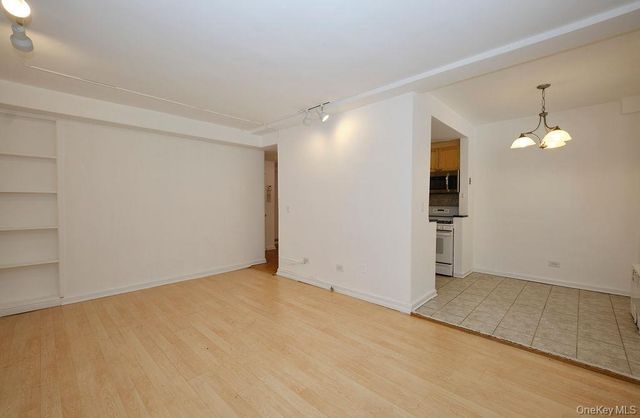 43-25 Douglaston Parkway 1LB, Douglaston, NY 11363