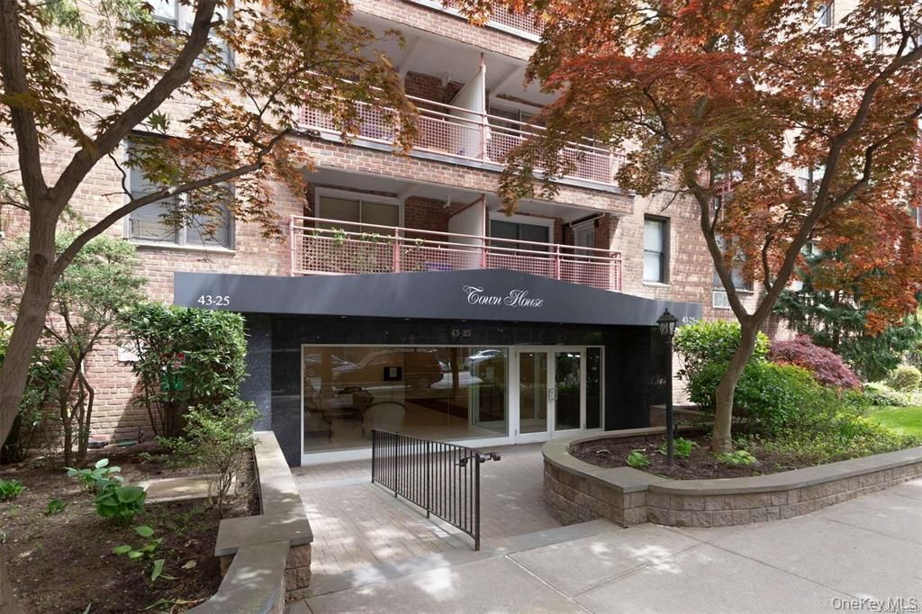 43-25 Douglaston Parkway 1LB, Douglaston, NY 11363