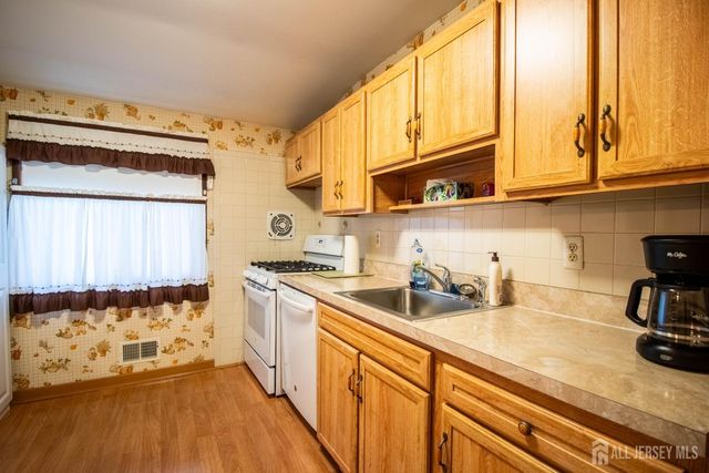 45 Bradford Road, East Brunswick, NJ 08816