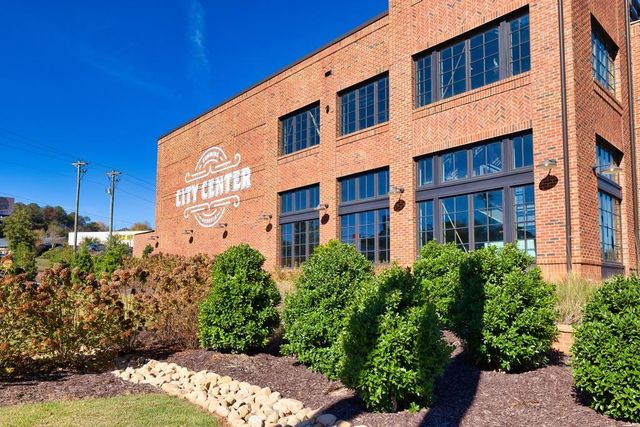 4520 Greyson Manor Drive, Cumming, GA 30041