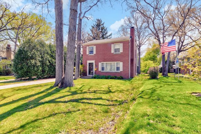 745 Greenview Place, Lake Forest, IL 60045