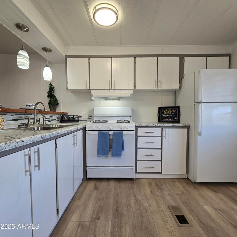 10201 N 99TH Avenue 137, Peoria, AZ 85345 — photo 3