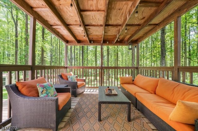 219 Buckley Ave, White Twp., NJ 07863