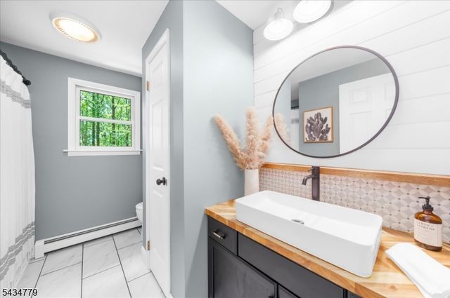 219 Buckley Ave, White Twp., NJ 07863