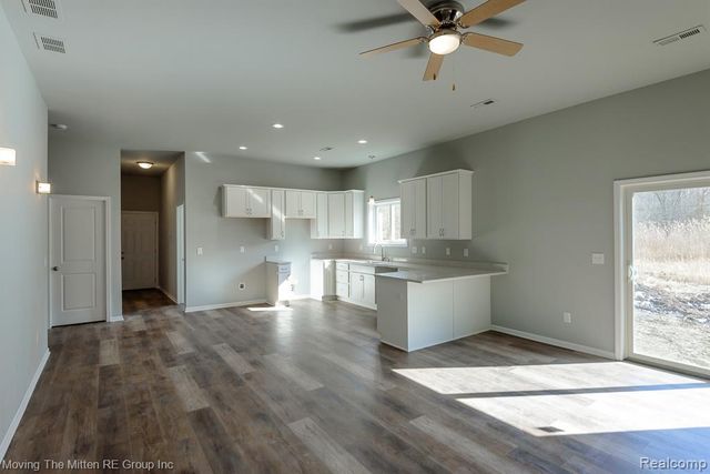 43001 Willow Road, New Boston, MI 48164