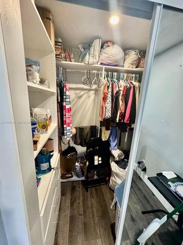 4861 NW 7th St, Plantation, FL 33317