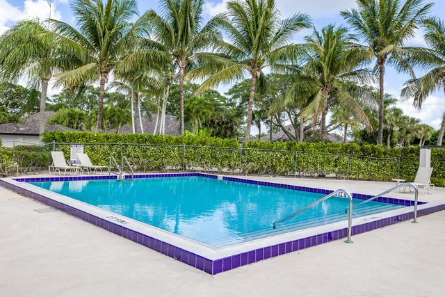 11842 Pebblewood Drive 201, Wellington, FL 33414