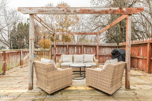 2332 Washington Road, Lansing, MI 48911