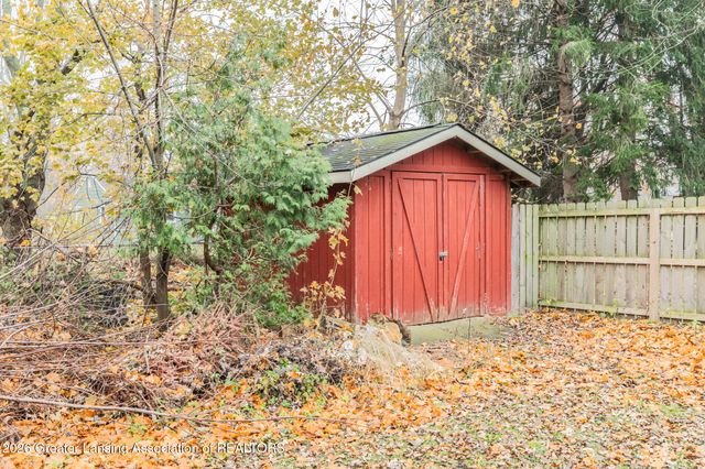 2332 Washington Road, Lansing, MI 48911