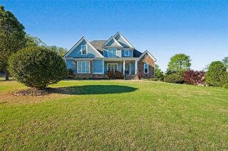18 Thunderhawk Lane NE, Rydal, GA 30171