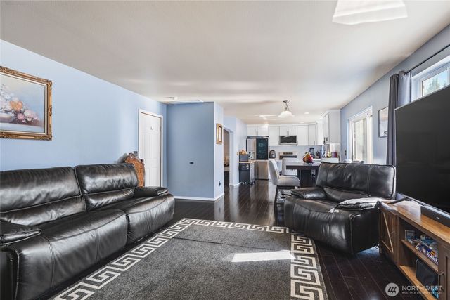 2724 58th Avenue E, Fife, WA 98424