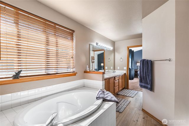 2724 58th Avenue E, Fife, WA 98424