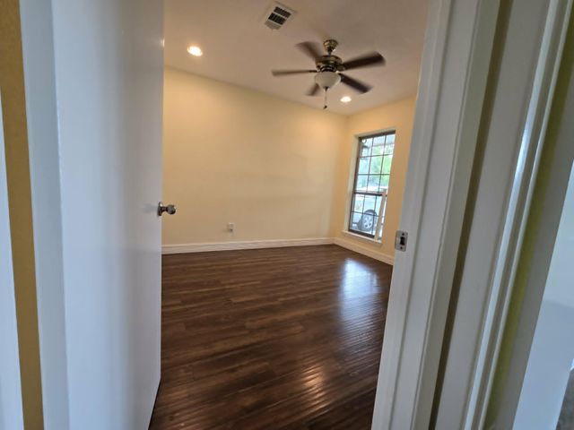 7422 Silent Wood Lane, Houston, TX 77086