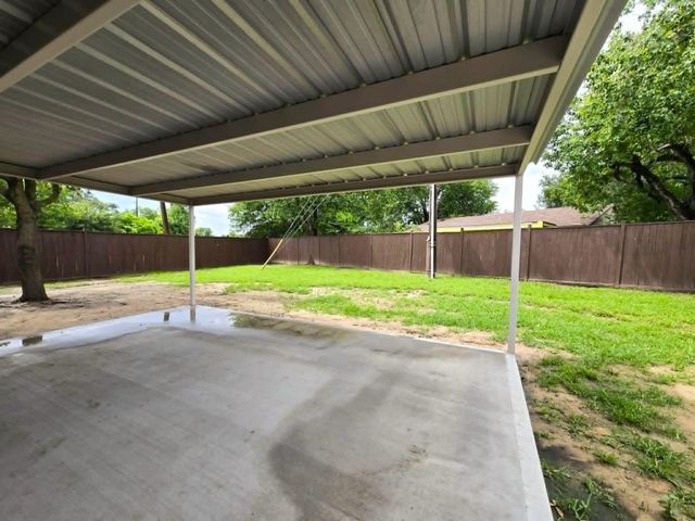 7422 Silent Wood Lane, Houston, TX 77086