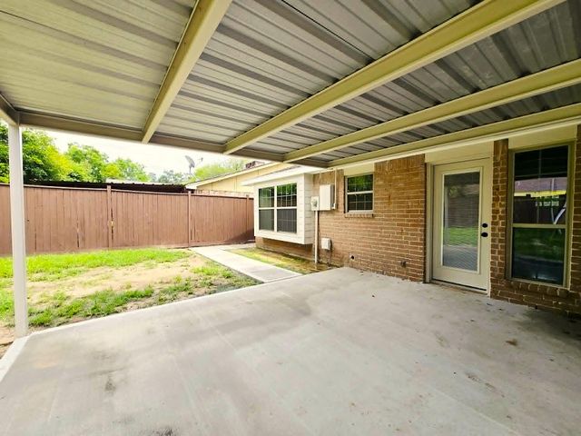 7422 Silent Wood Lane, Houston, TX 77086
