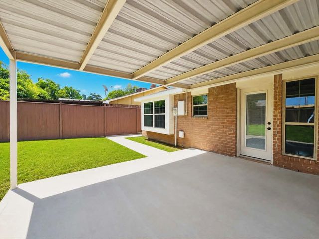 7422 Silent Wood Lane, Houston, TX 77086