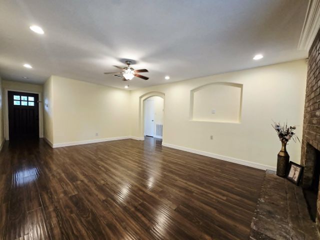 7422 Silent Wood Lane, Houston, TX 77086