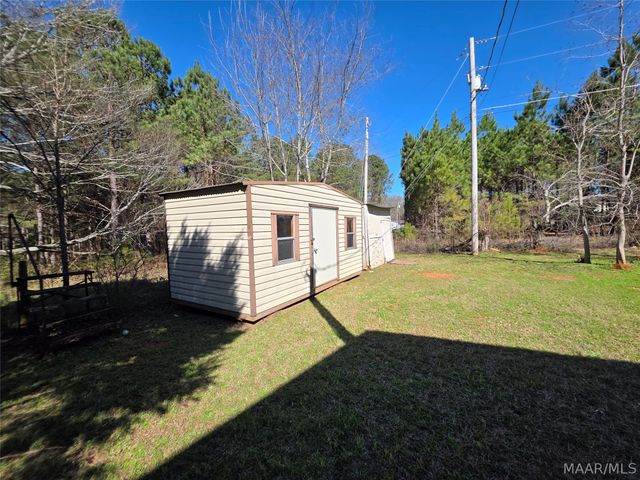 120 Meadow Ridge Drive, Wetumpka, AL 36093