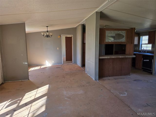 120 Meadow Ridge Drive, Wetumpka, AL 36093