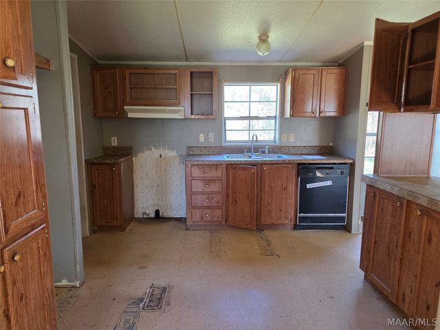 120 Meadow Ridge Drive, Wetumpka, AL 36093