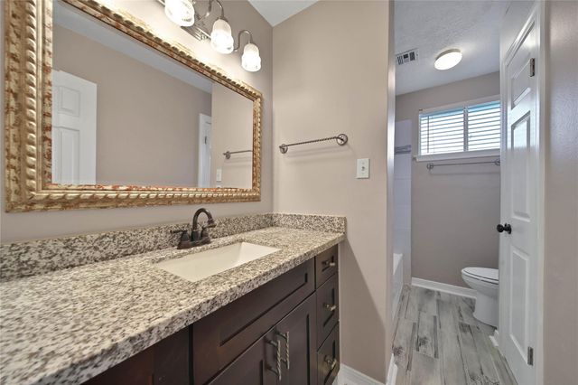 2006 Mermaid Lane, Houston, TX 77062