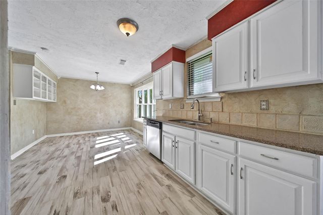 2006 Mermaid Lane, Houston, TX 77062