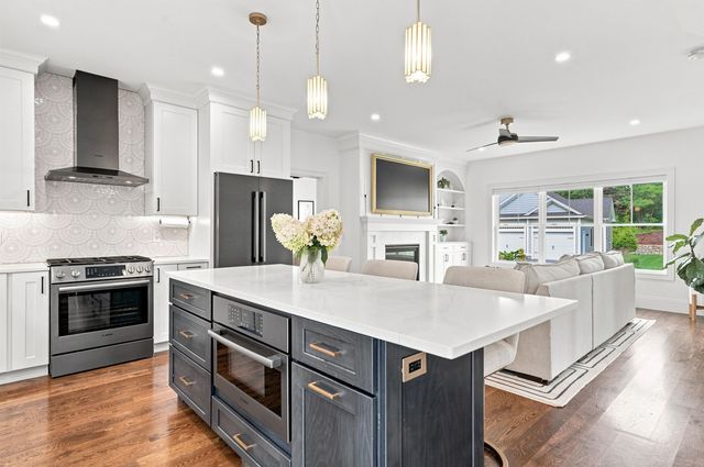19 Wild Apple Lane, Exeter, NH 03833