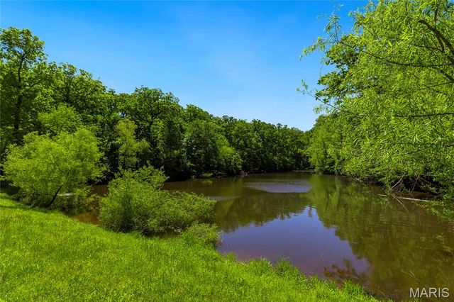 31 TBB Grand Meridien Court, Wildwood, MO 63005