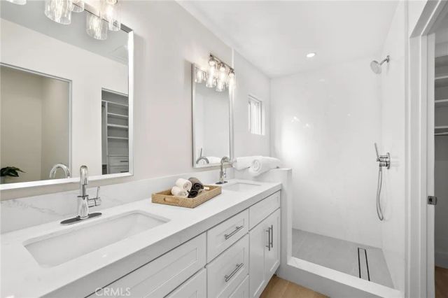 359 Ravello Lane, Costa Mesa, CA 92627