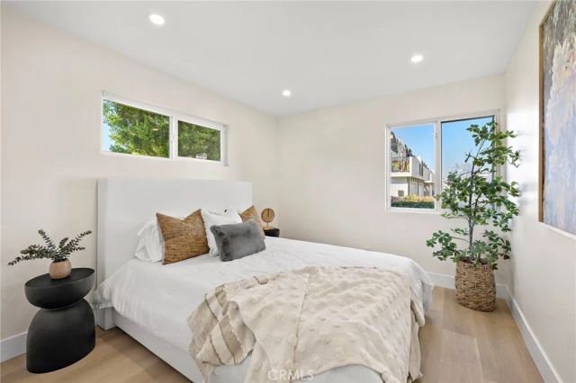 359 Ravello Lane, Costa Mesa, CA 92627