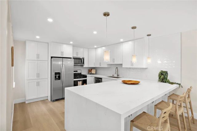 359 Ravello Lane, Costa Mesa, CA 92627