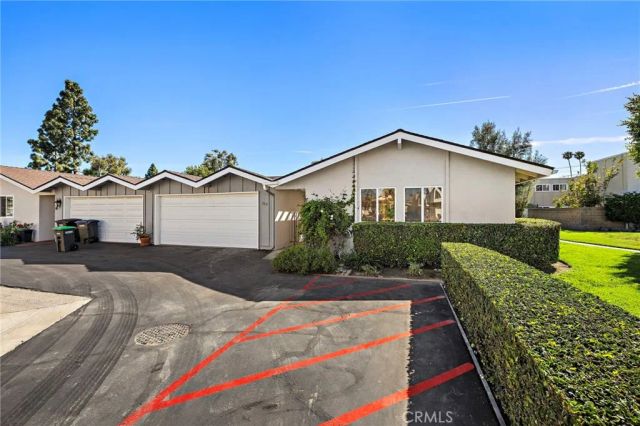 359 Ravello Lane, Costa Mesa, CA 92627
