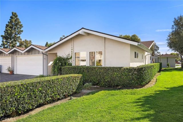 359 Ravello Lane, Costa Mesa, CA 92627