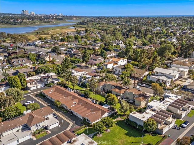 359 Ravello Lane, Costa Mesa, CA 92627