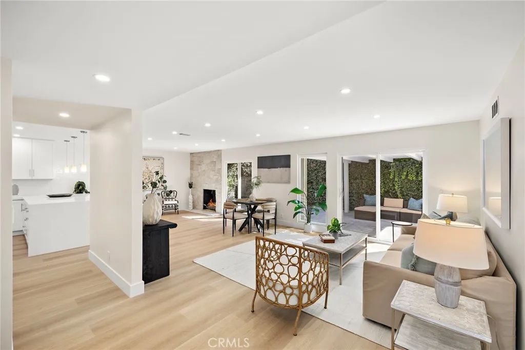 359 Ravello Lane, Costa Mesa, CA 92627